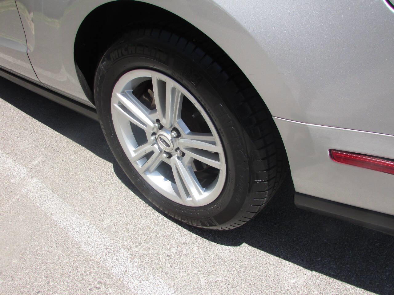 Used 2012 Ford Mustang Coupe RWD image 30