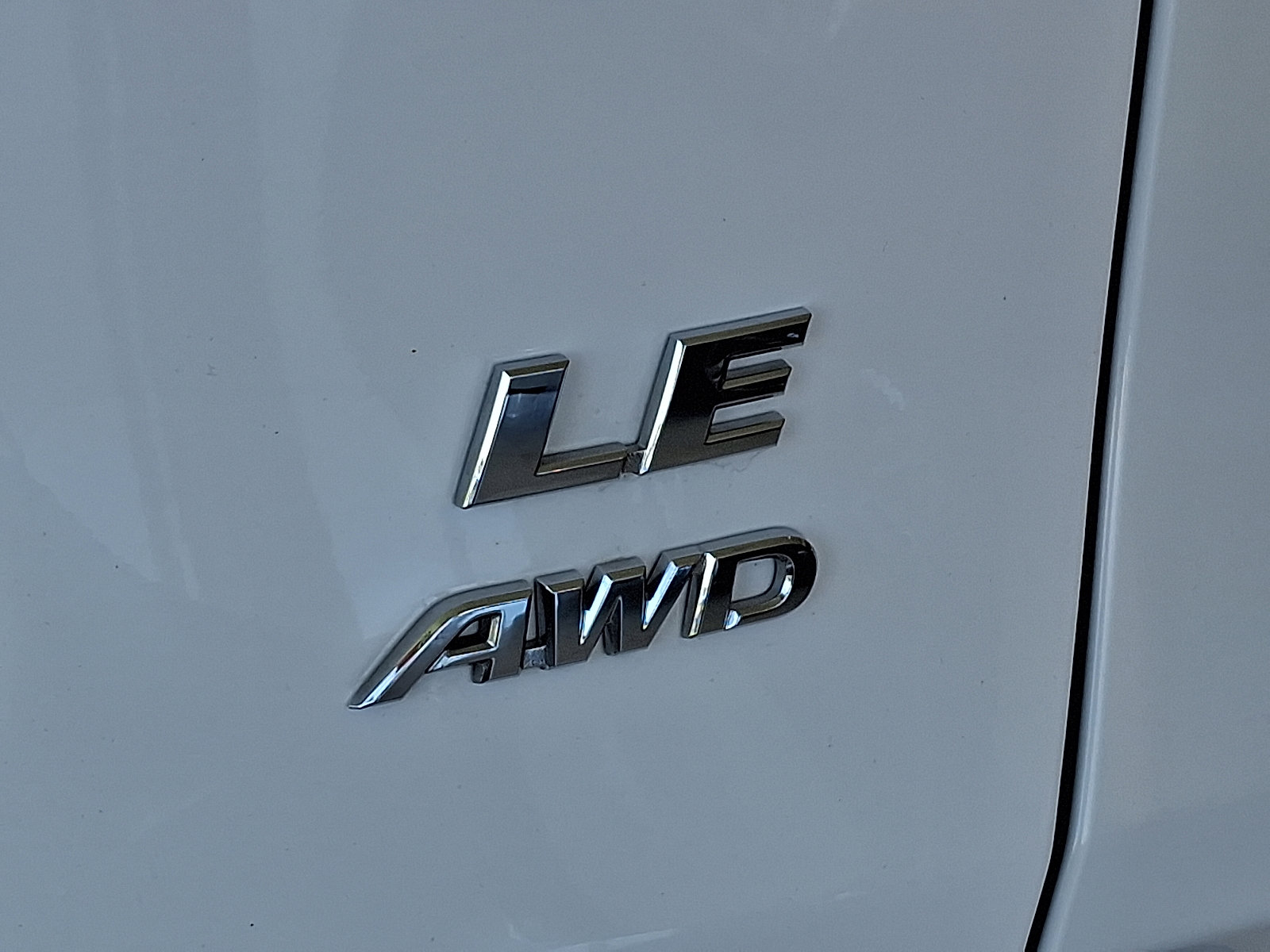 Used 2025 Toyota RAV4 LE AWD/4WD image 31