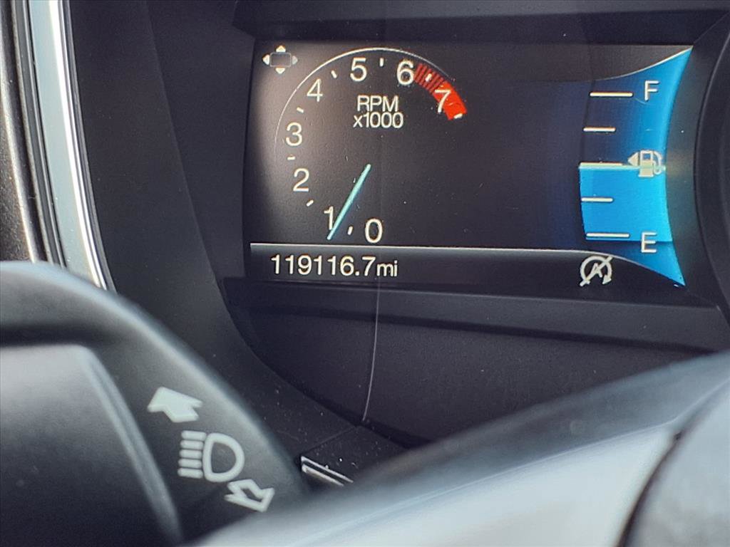 Used 2020 Ford Fusion SE image 16