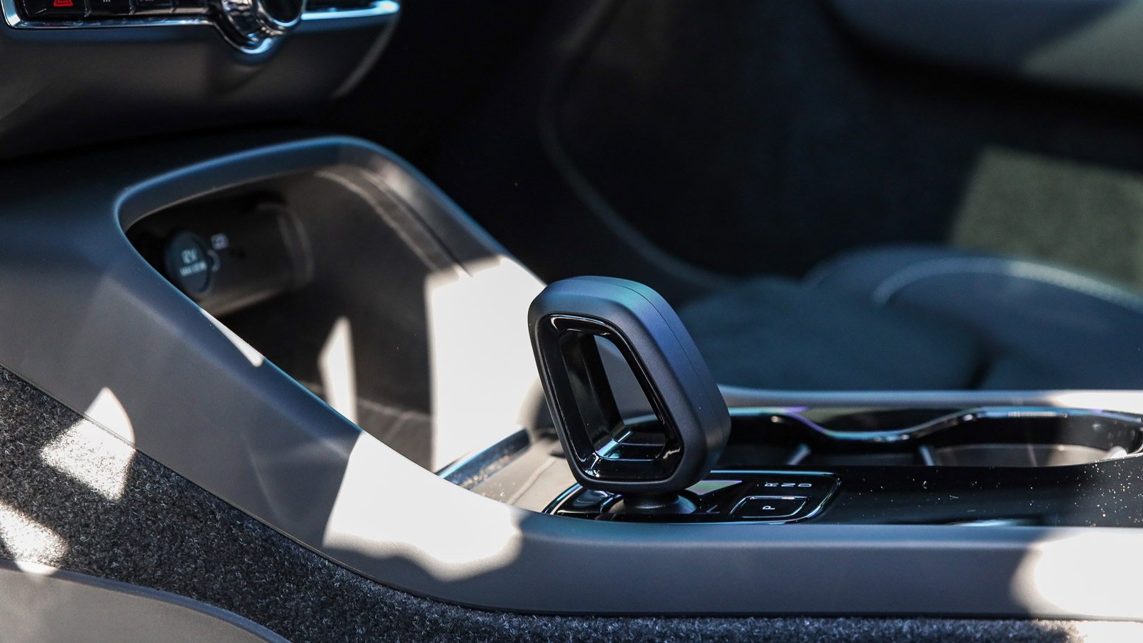 Used 2023 Volvo C40 P8 Recharge Ultimate image 24