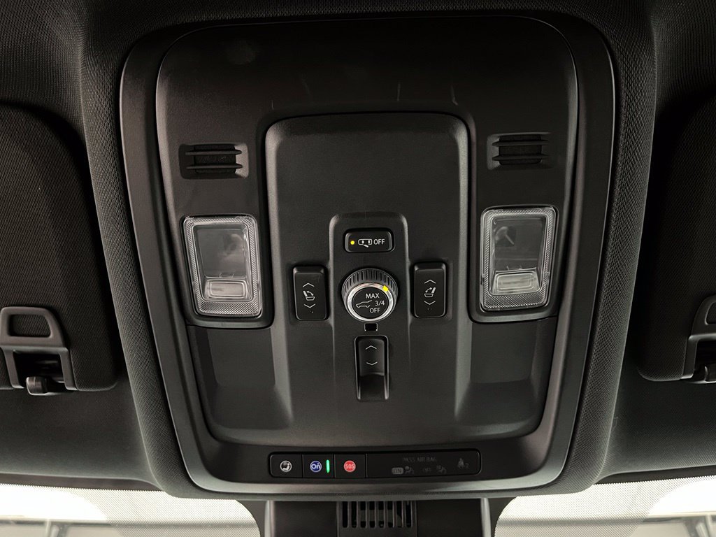 Used 2025 Chevrolet Suburban Premier AWD/4WD image 41