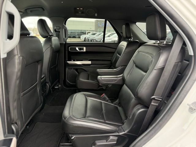 Used 2023 Ford Explorer XLT w/ Equipment Group 202A image 15