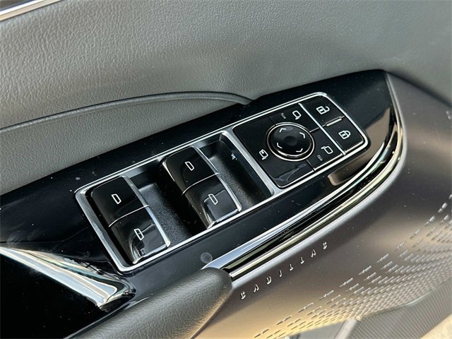 Used 2025 Cadillac Lyriq Luxury image 8