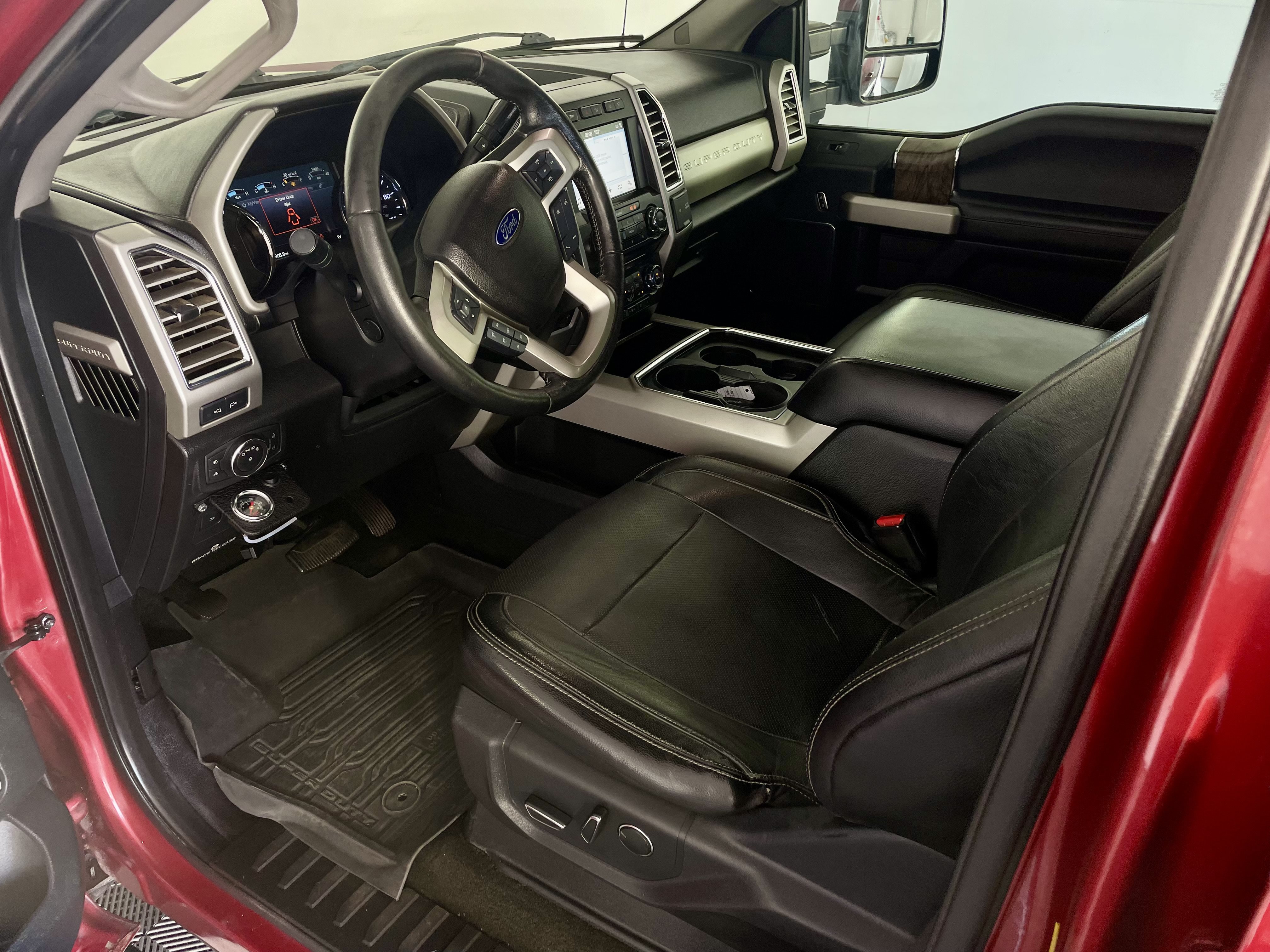 Used 2017 Ford F250 Lariat w/ Lariat Ultimate Package AWD/4WD image 8