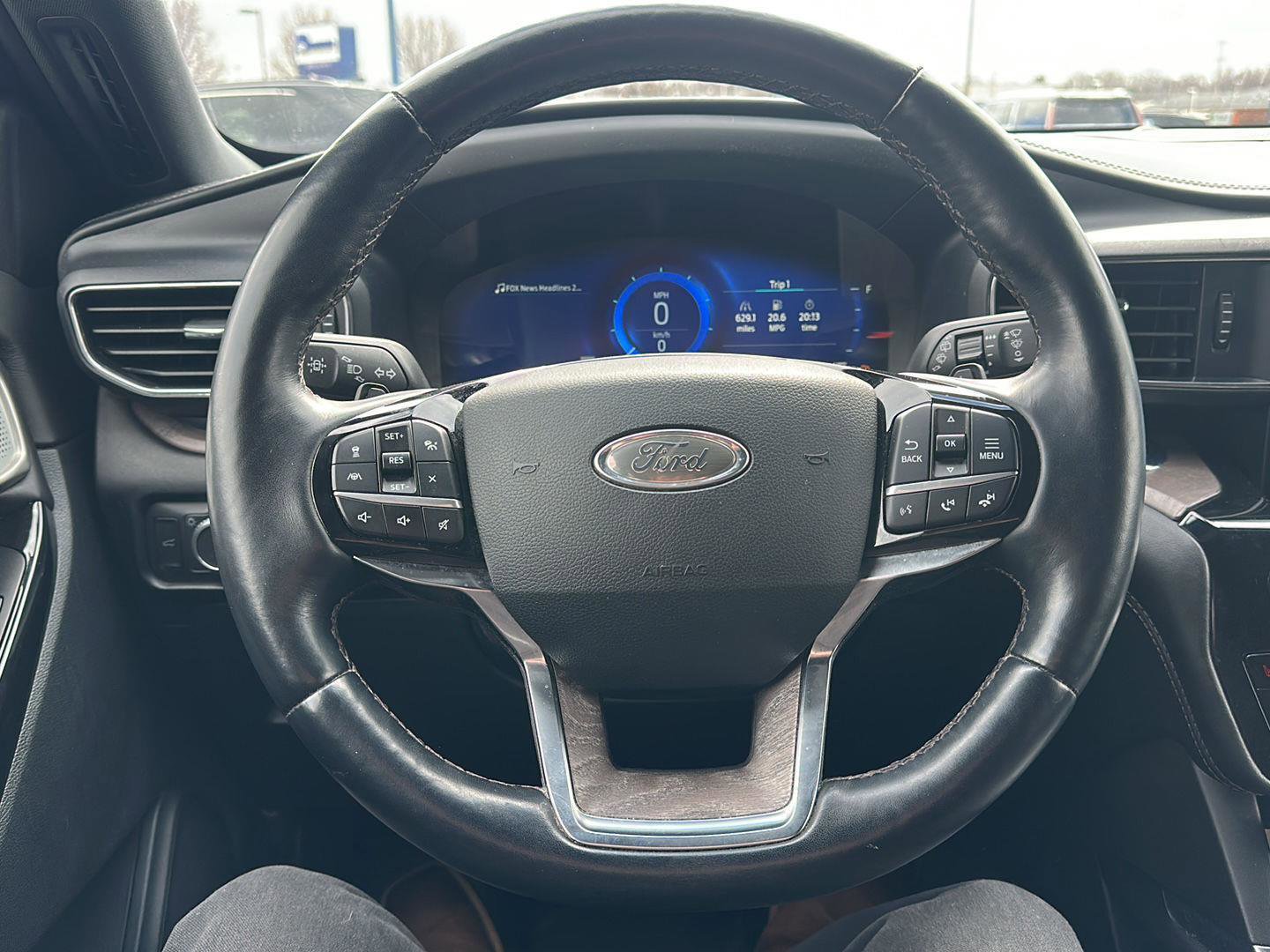 Used 2021 Ford Explorer Platinum image 19