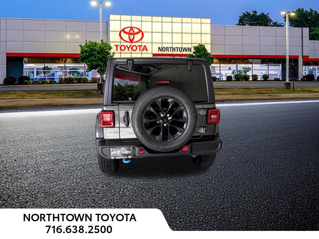 Used 2023 Jeep Wrangler Unlimited Sahara w/ Cold Weather Group AWD/4WD image 8