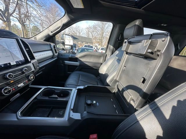 Used 2022 Ford F350 Lariat w/ Black Appearance Package image 27