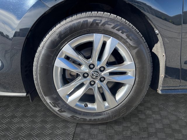 Used 2022 Toyota Sienna Limited image 14