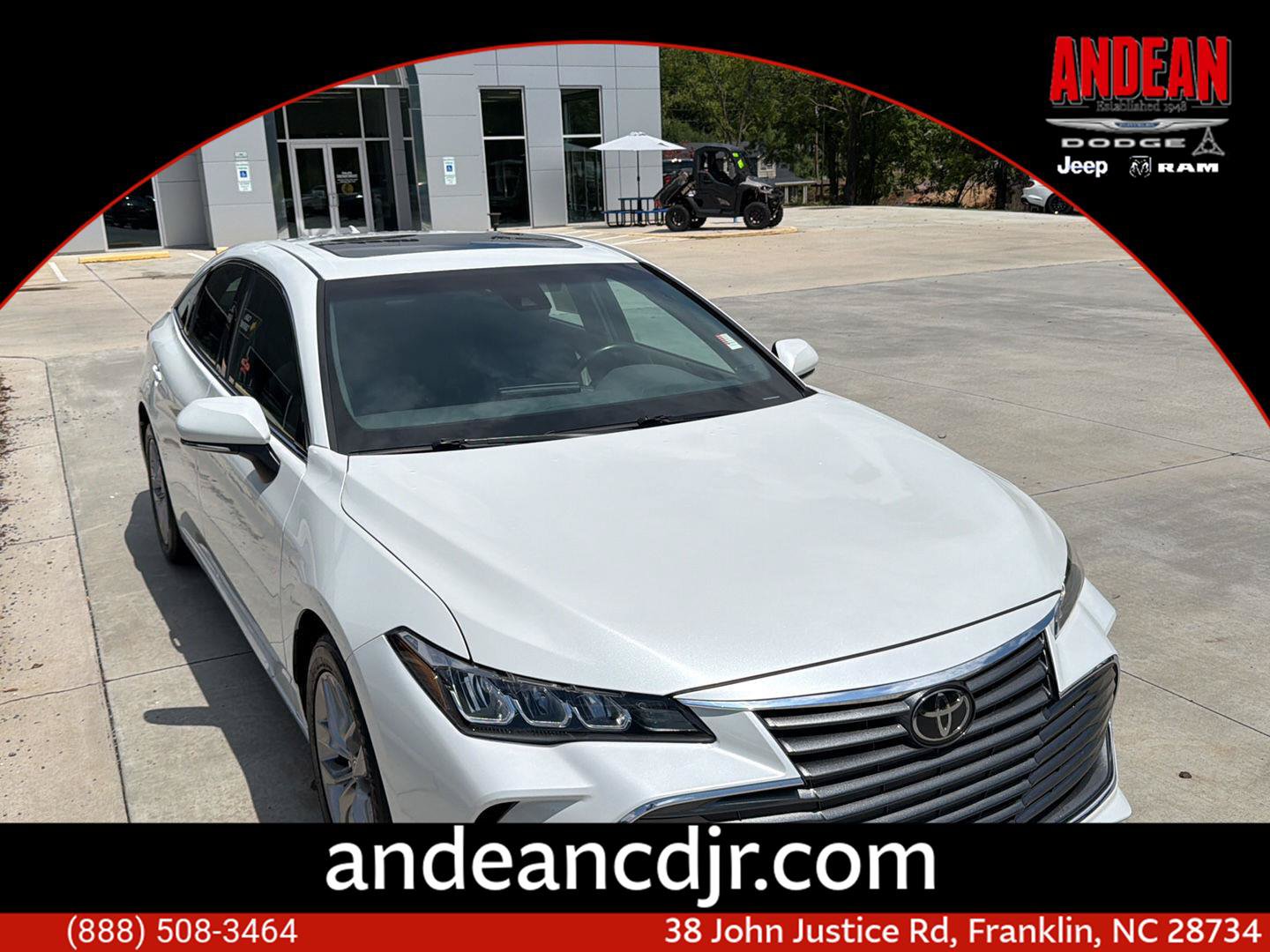 Used 2022 Toyota Avalon XLE w/ Moonroof Package