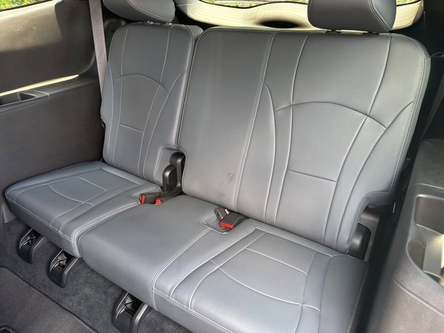 Certified 2024 Buick Enclave Premium image 27