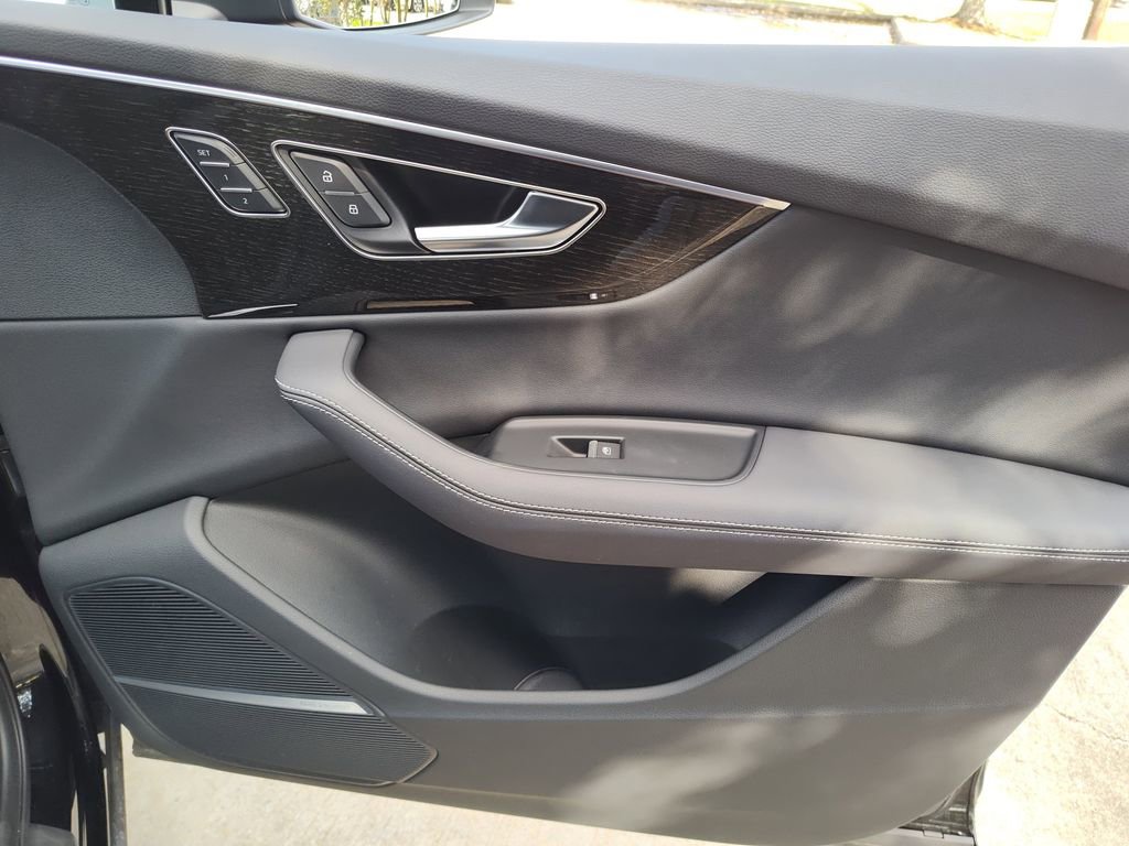 Certified 2025 Audi Q7 3.0T Prestige w/ Prestige Package image 35