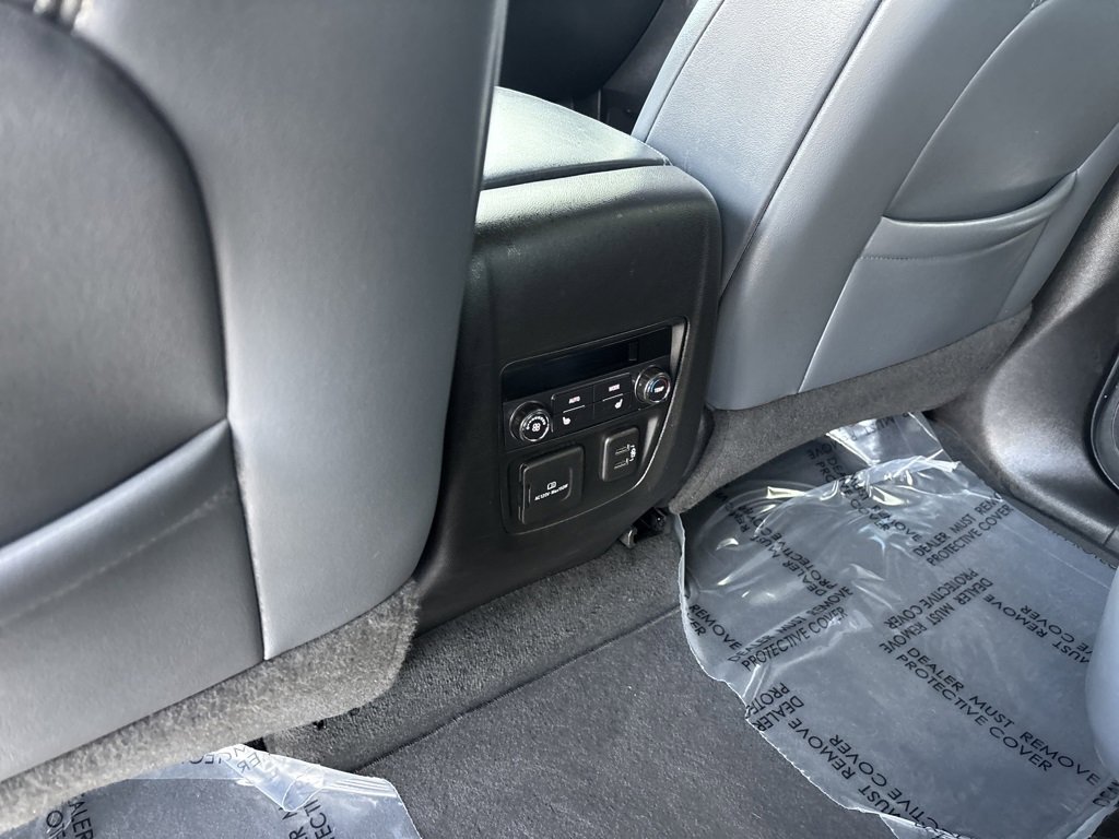 Used 2024 Buick Enclave Premium image 28