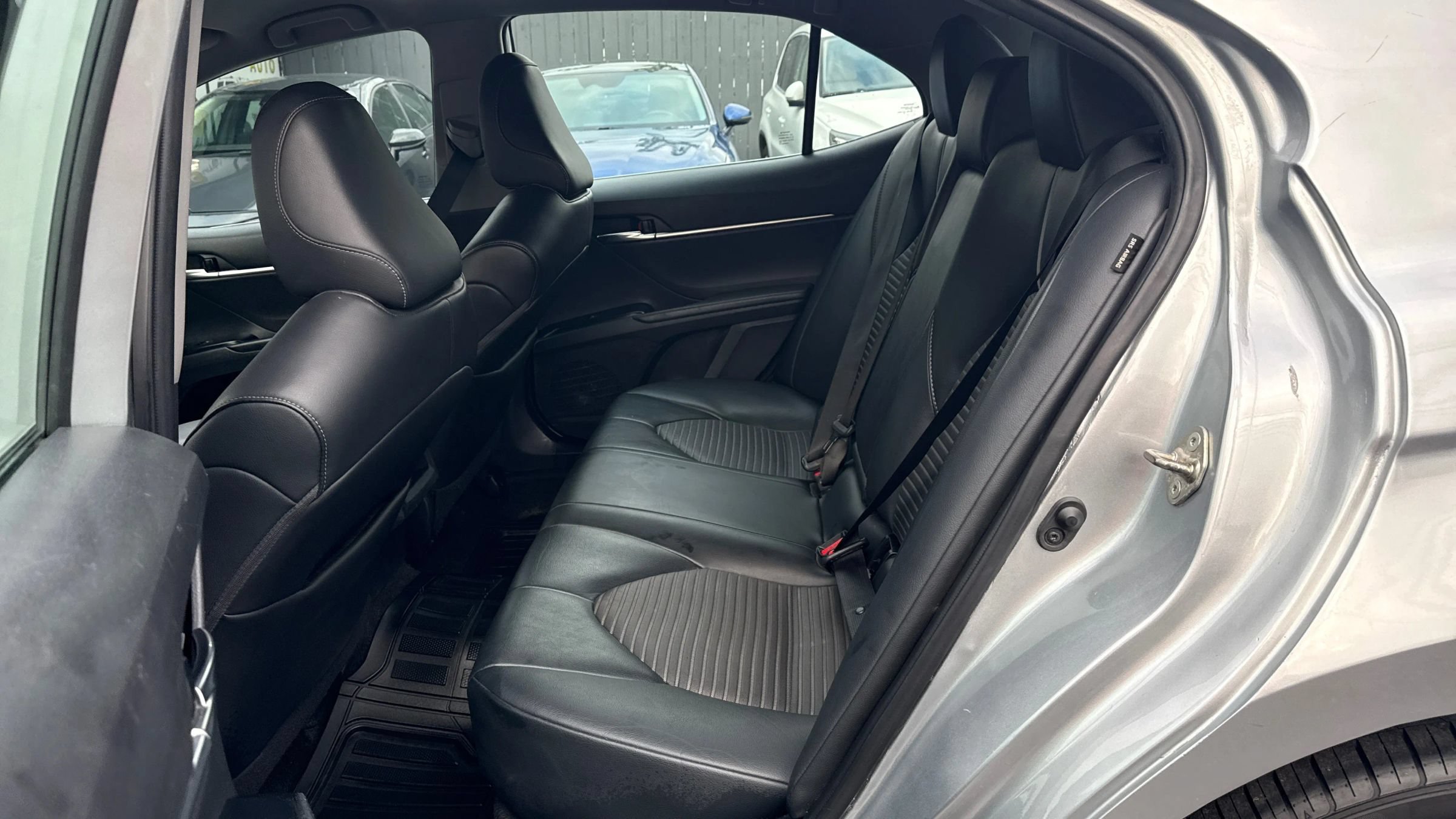 Used 2020 Toyota Camry SE FWD image 10