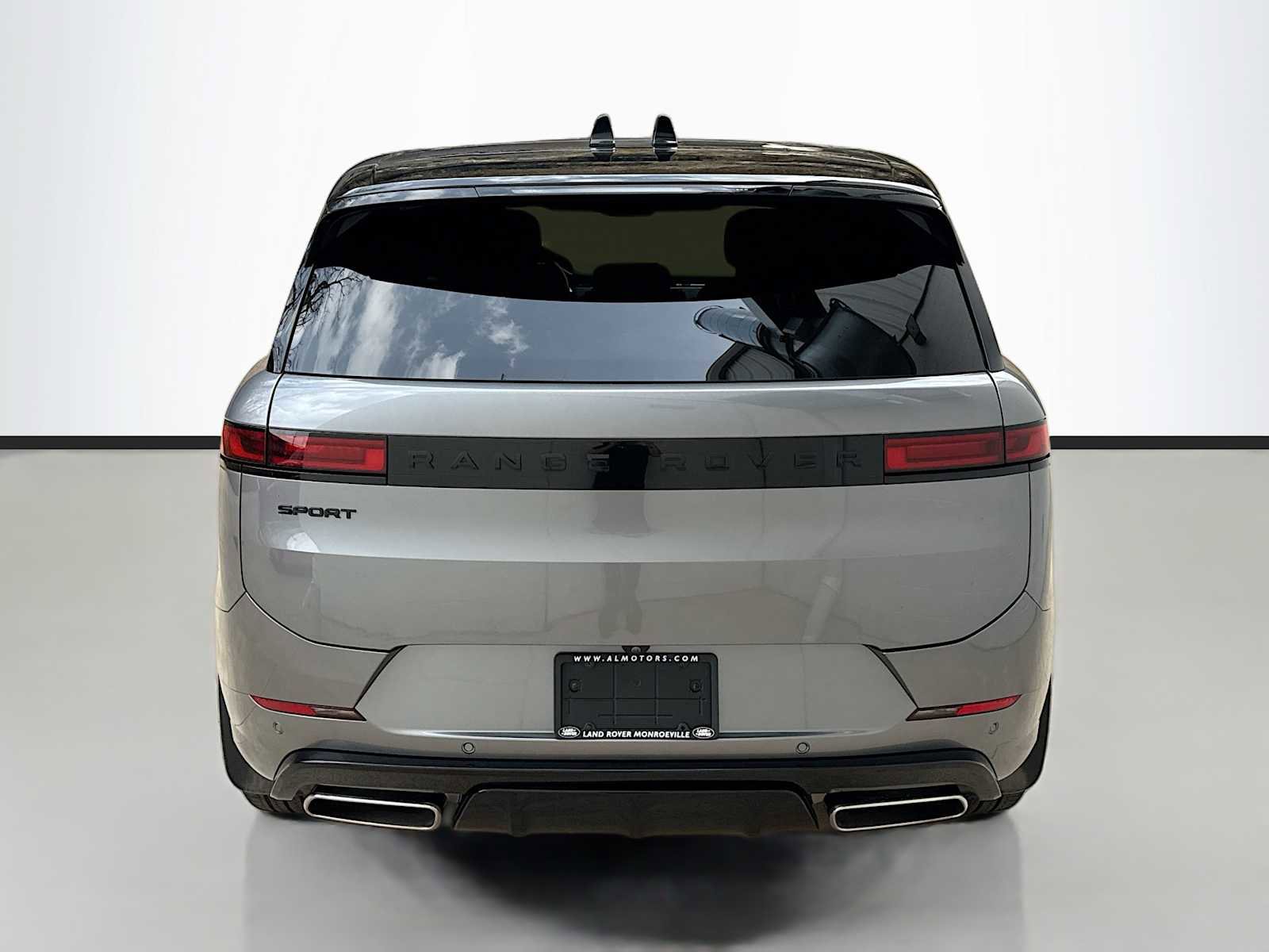 Certified 2025 Land Rover Range Rover Sport Dynamic SE image 4