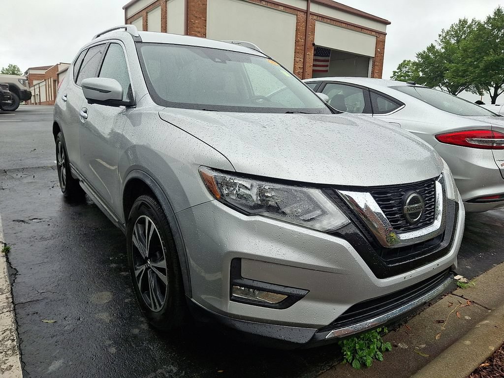 Used 2018 Nissan Rogue SL AWD/4WD image 2