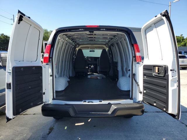 New 2026 GMC Savana 2500 Extended RWD image 9