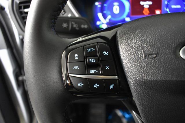 Used 2022 Ford Escape Titanium w/ Class II Trailer Tow Package image 16