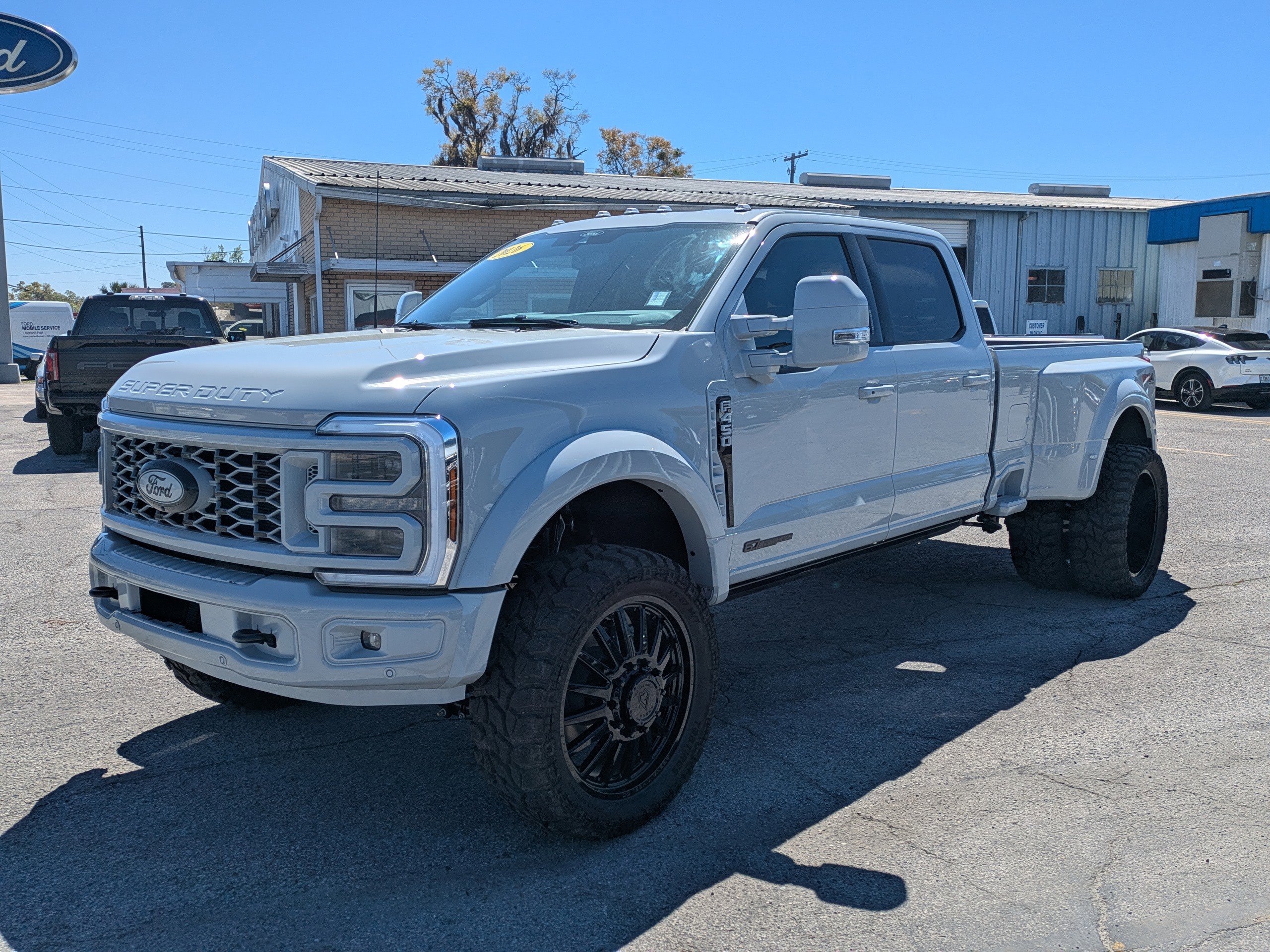 Certified 2026 Ford F450 Platinum w/ FX4 Off-Road Package image 7