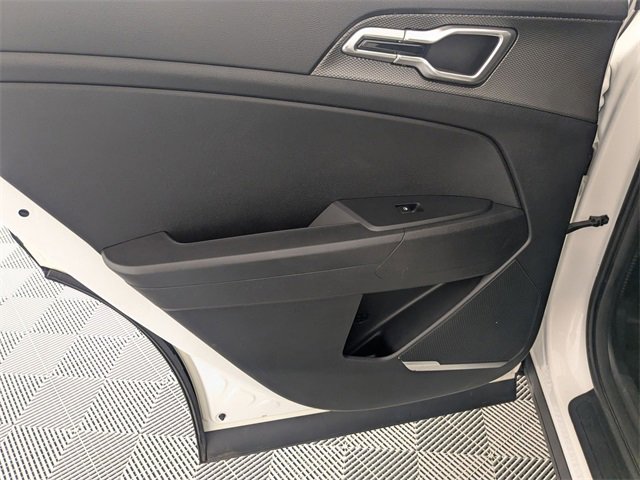 Used 2023 Kia Sportage LX image 24