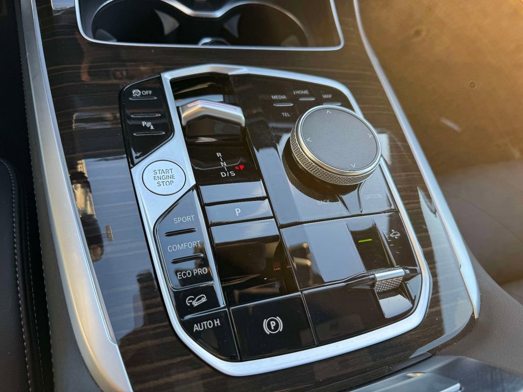 Certified 2024 BMW X7 xDrive40i w/ M Sport Package image 16