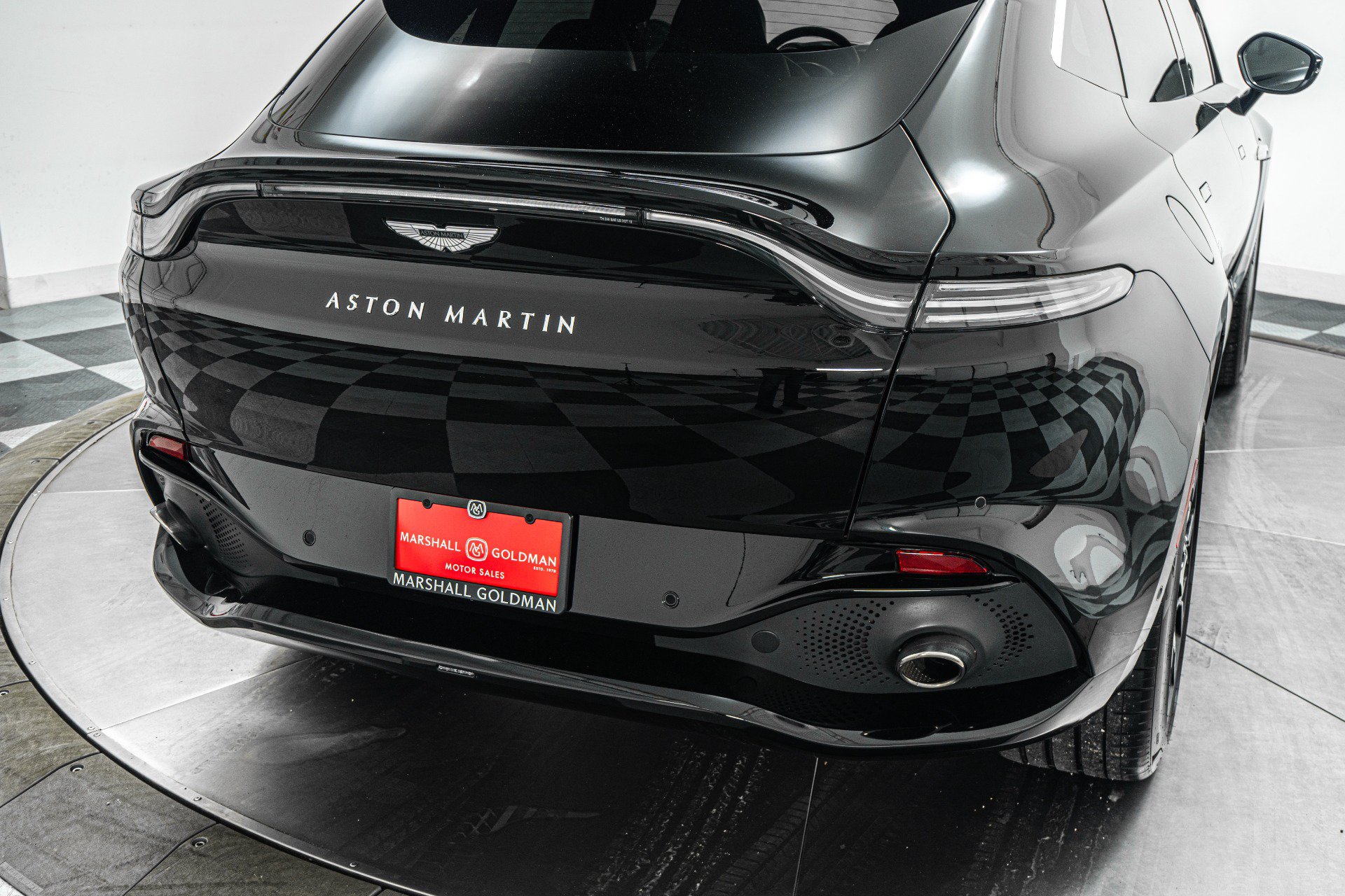 Used 2021 Aston Martin DBX AWD/4WD image 41