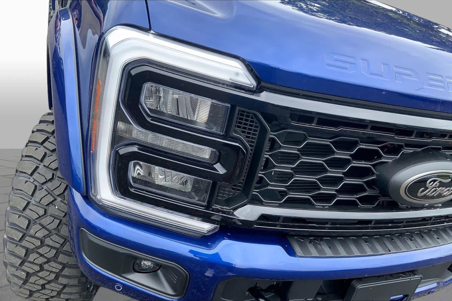 New 2026 Ford F250 Lariat w/ Black Appearance Package AWD/4WD image 13
