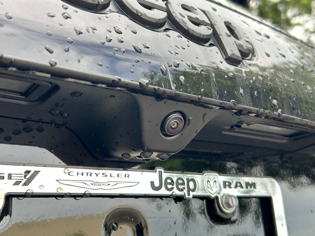 New 2025 Jeep Compass Latitude w/ Sun & Sound Group AWD/4WD image 29