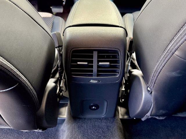 Certified 2025 Ford Escape SE image 32