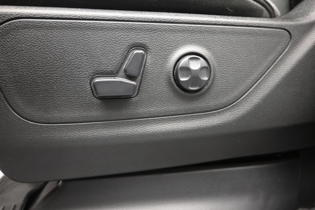 Used 2020 RAM 1500 Big Horn RWD image 11