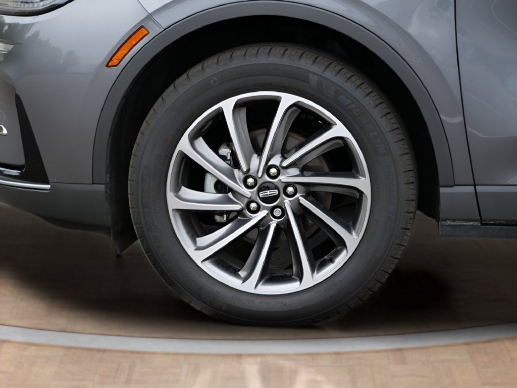 Used 2024 Lincoln Corsair AWD w/ Equipment Group 101A image 9