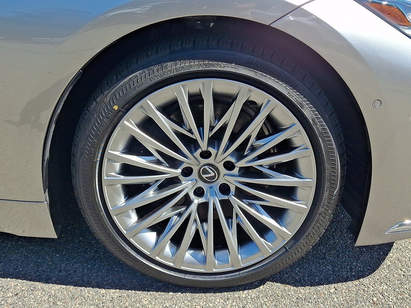 Used 2024 Lexus LS 500 AWD w/ Interior Upgrade Package image 9