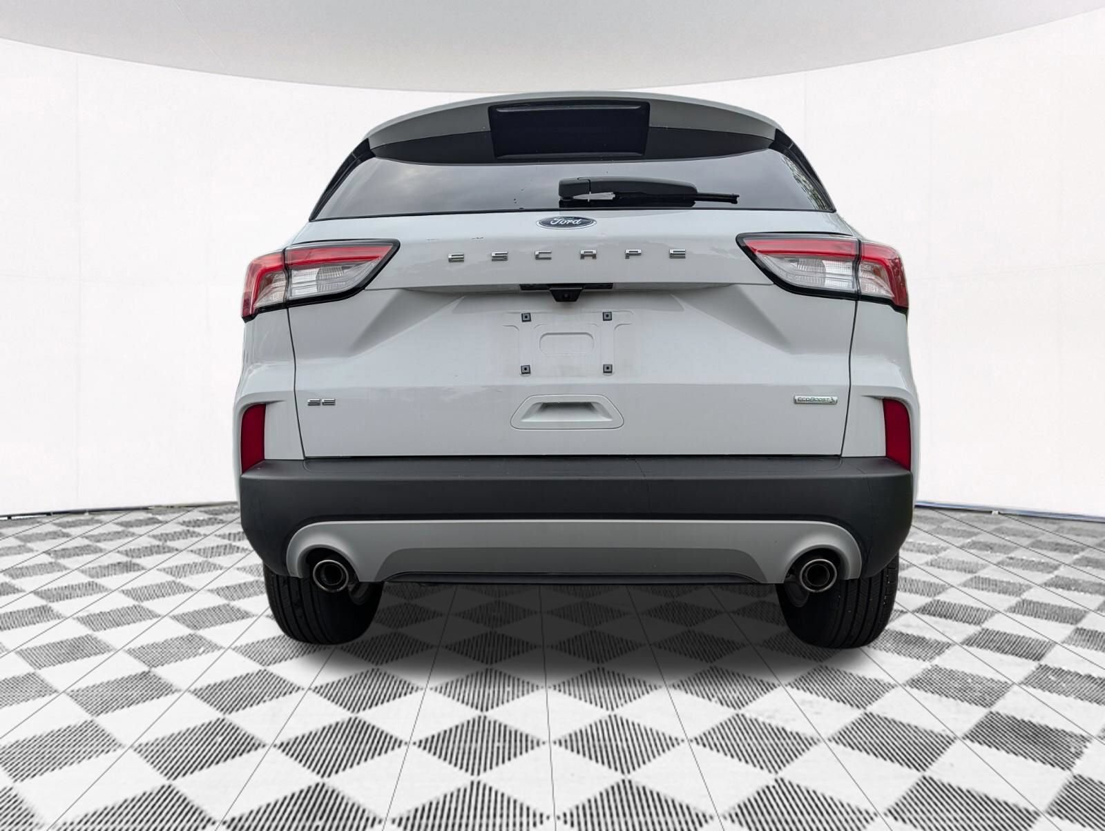 Used 2020 Ford Escape SE FWD image 12