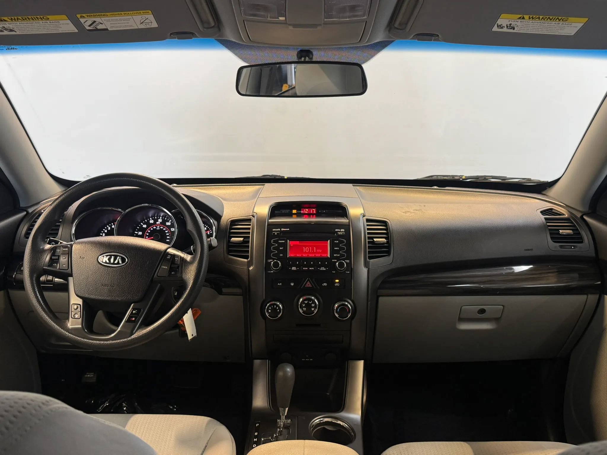 Used 2011 Kia Sorento 2WD image 11