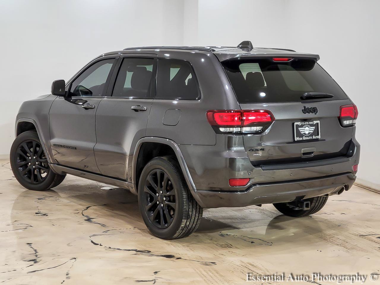 Used 2021 Jeep Grand Cherokee Laredo X AWD/4WD image 10