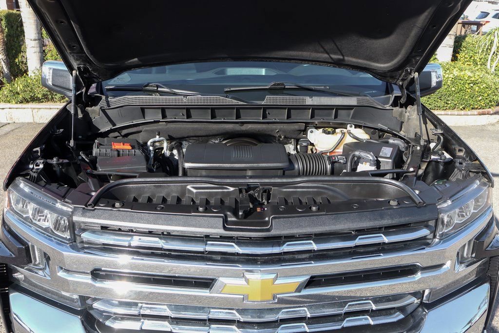 Used 2019 Chevrolet Silverado 1500 LTZ w/ LTZ Plus Package AWD/4WD image 13