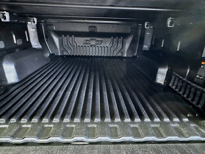 Used 2023 Chevrolet Silverado 1500 LT AWD/4WD image 25