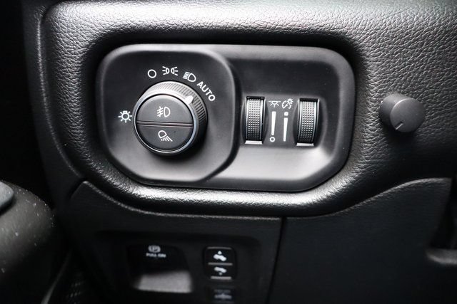 Used 2025 RAM 1500 Big Horn AWD/4WD image 31