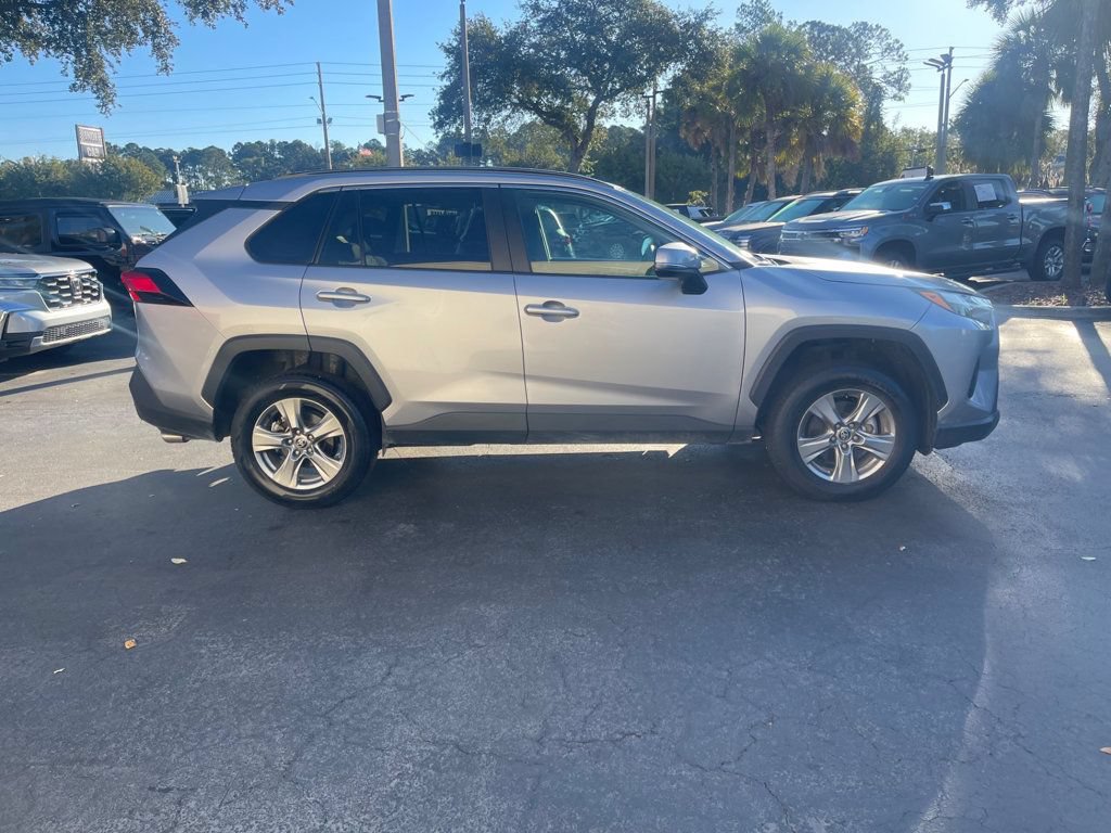 Used 2025 Toyota RAV4 XLE AWD/4WD image 7