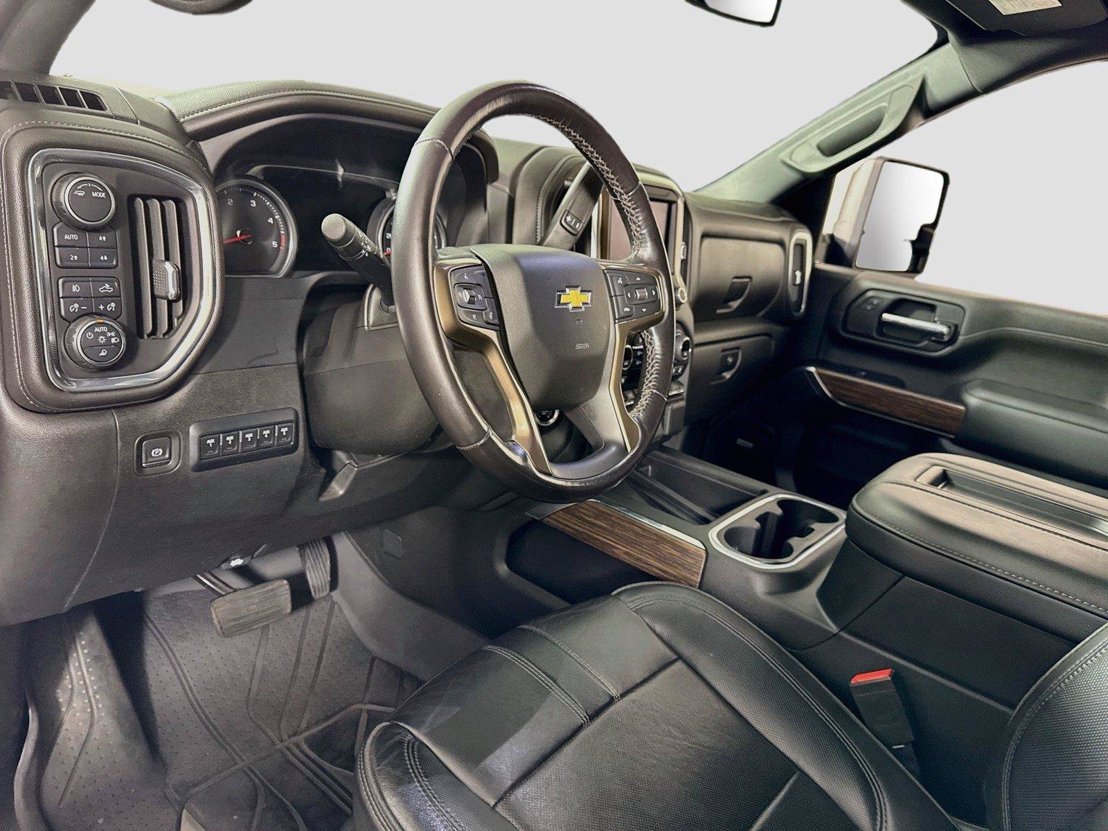 Used 2022 Chevrolet Silverado 3500 High Country w/ Z71 Off-Road Package AWD/4WD image 3