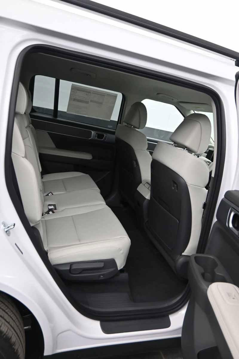 New 2026 Hyundai Santa Fe SEL AWD/4WD image 12