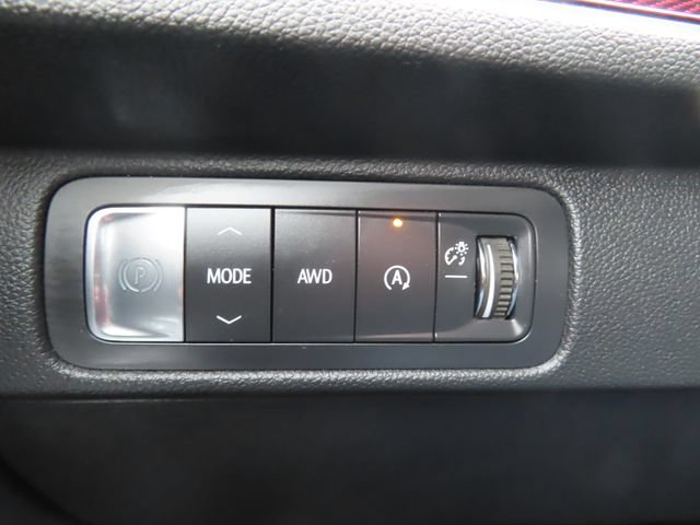 Used 2025 Chevrolet Traverse RS w/ LPO, Floor Liner Package AWD/4WD image 39