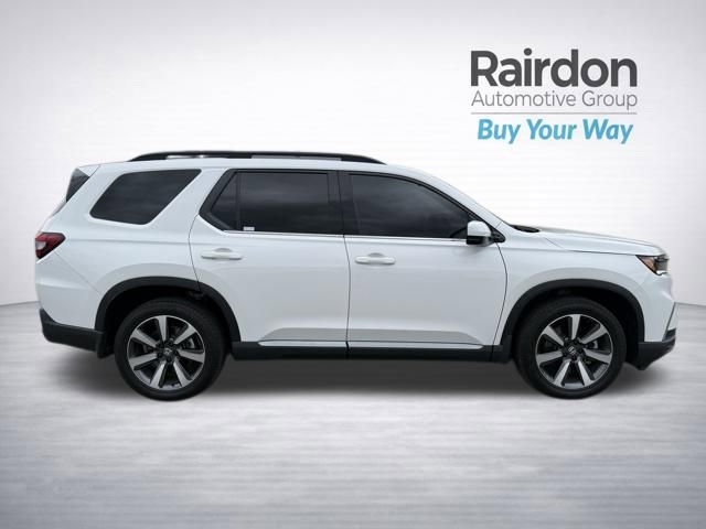 Used 2025 Honda Pilot Touring image 10