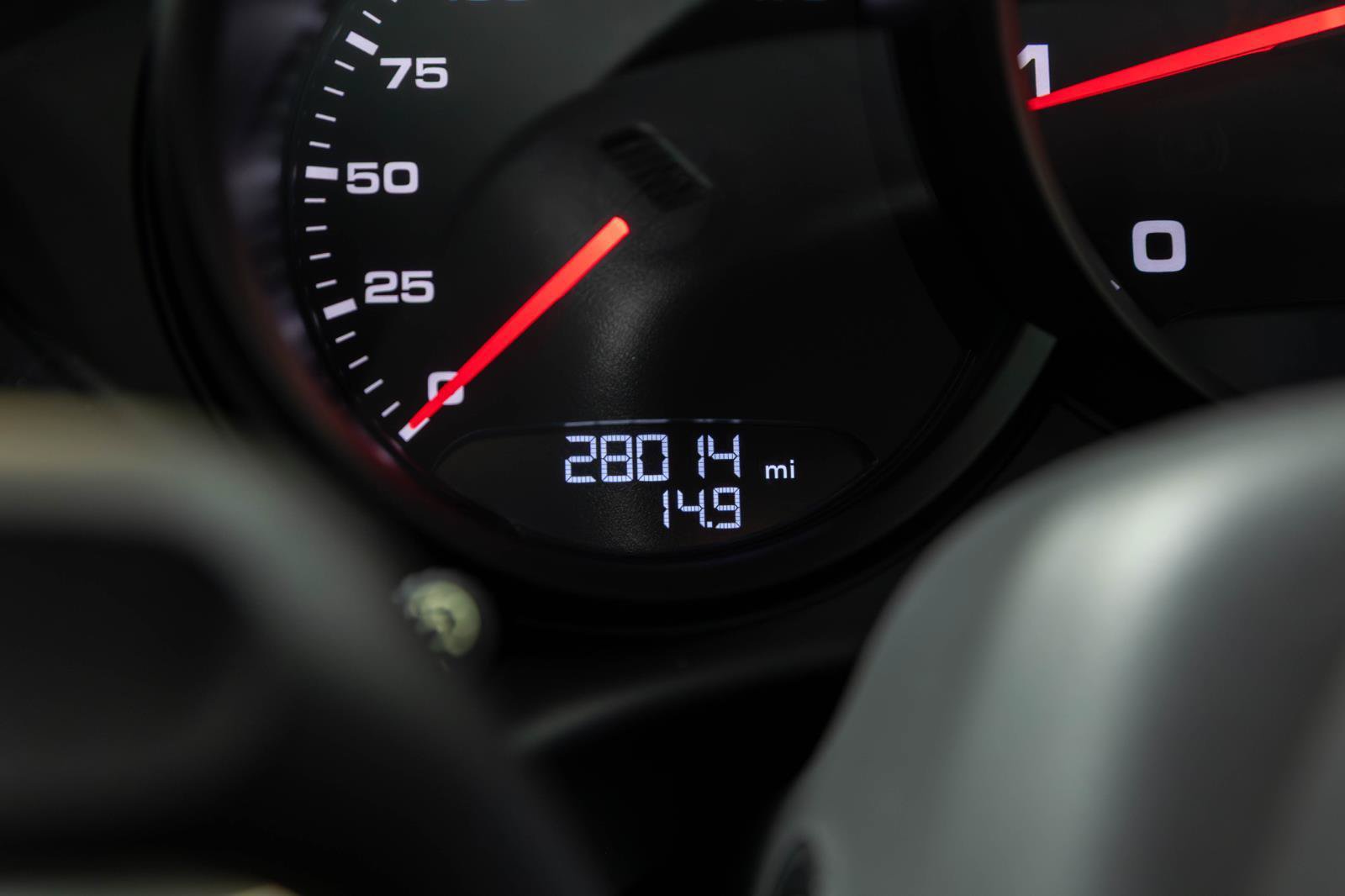 Used 2018 Porsche 718 Cayman RWD image 82