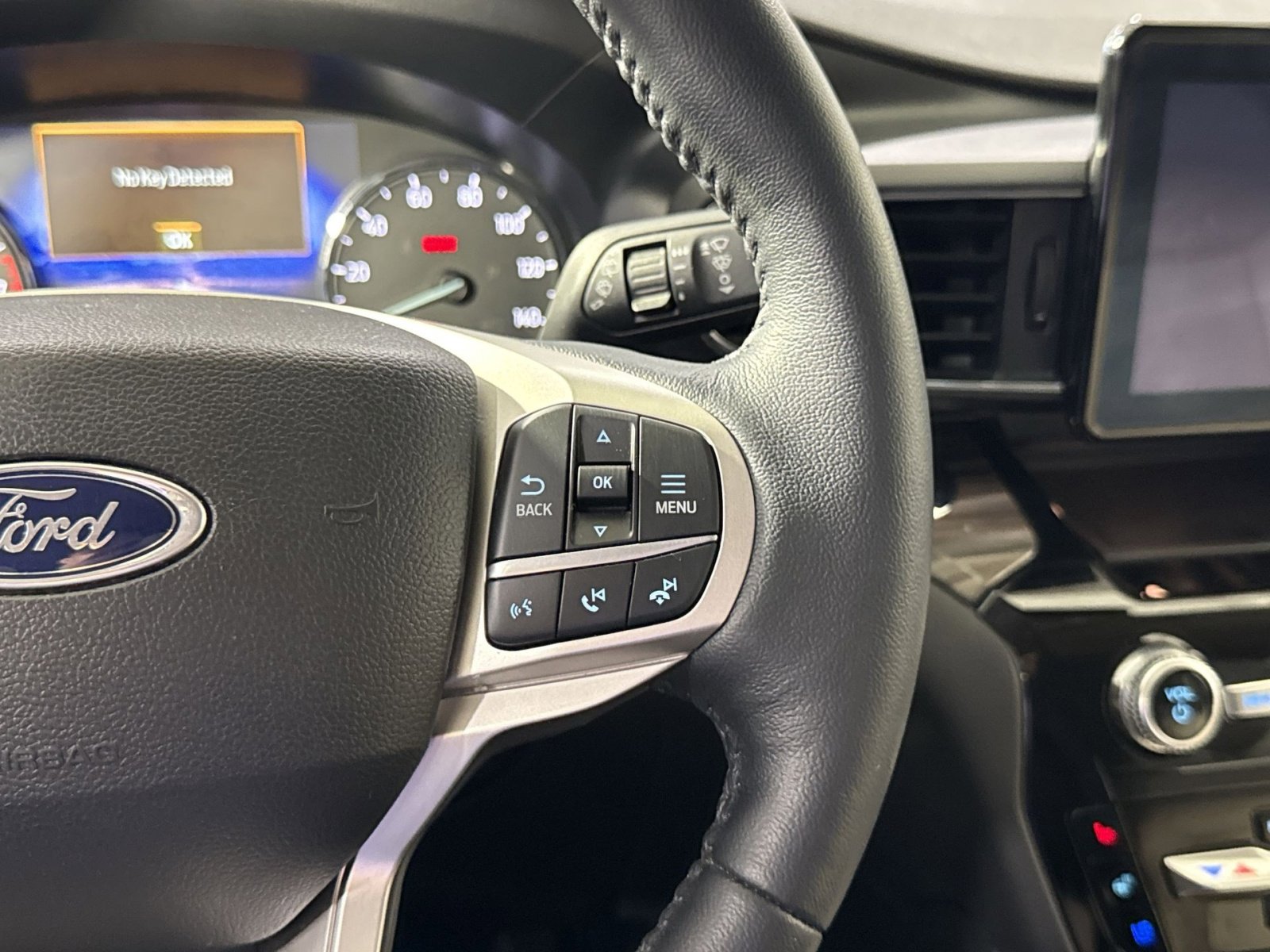 Certified 2022 Ford Explorer Limited w/ Equipment Group 301A RWD image 19