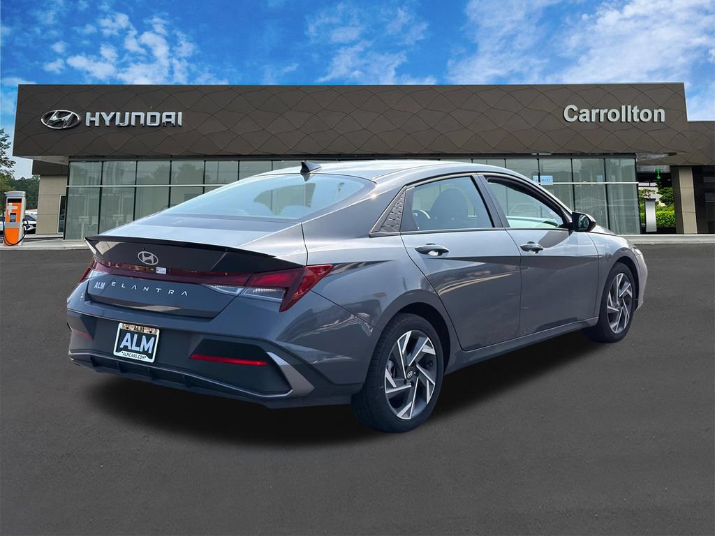 Certified 2025 Hyundai Elantra Sport FWD image 5