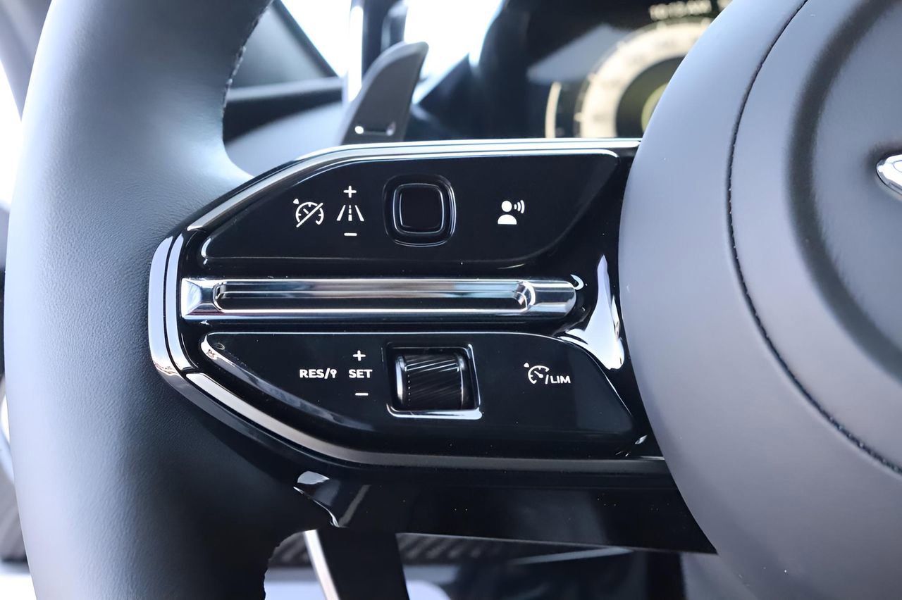 Used 2026 Aston Martin V8 Vantage Coupe image 23