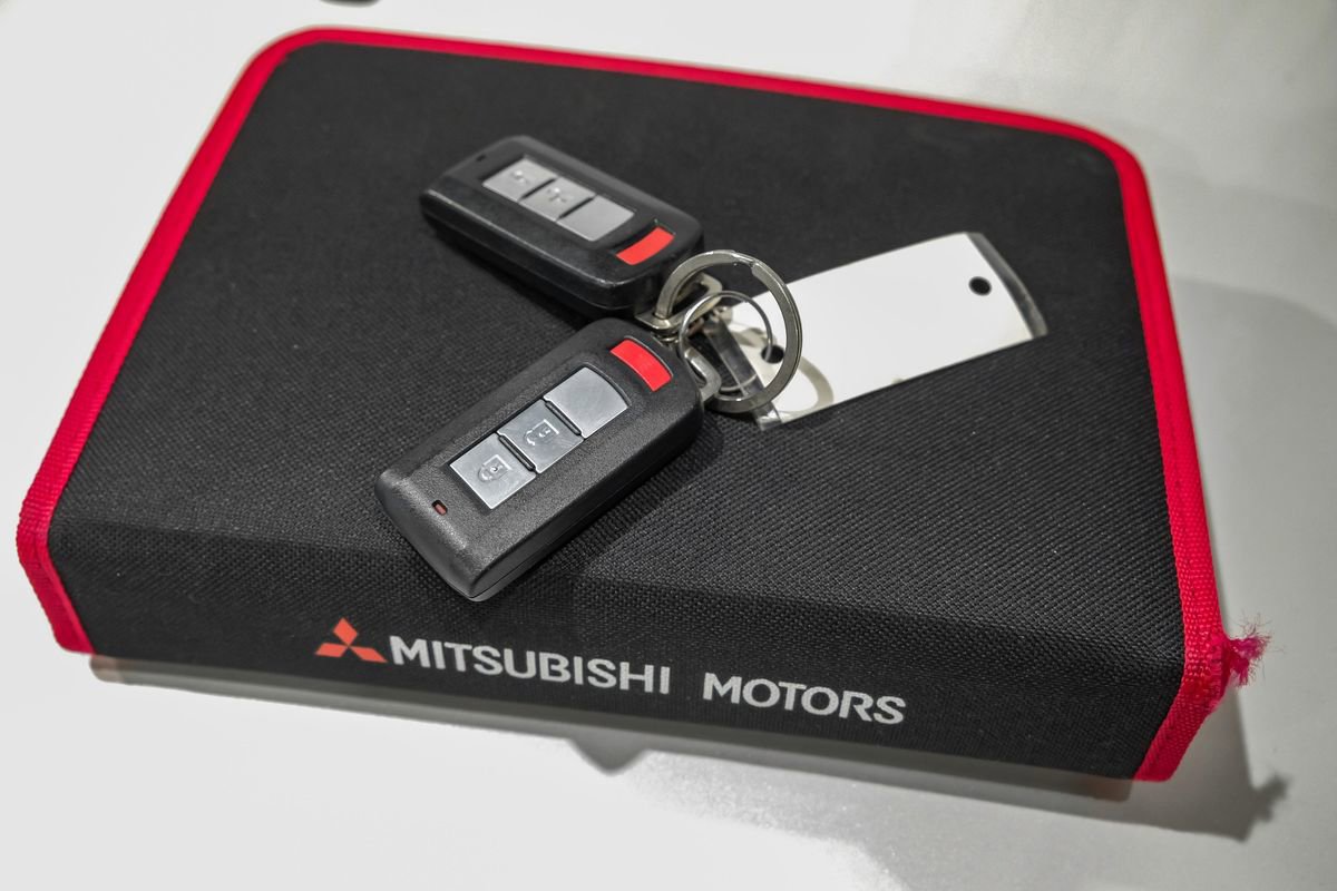 Used 2018 Mitsubishi Outlander Sport SE FWD image 49