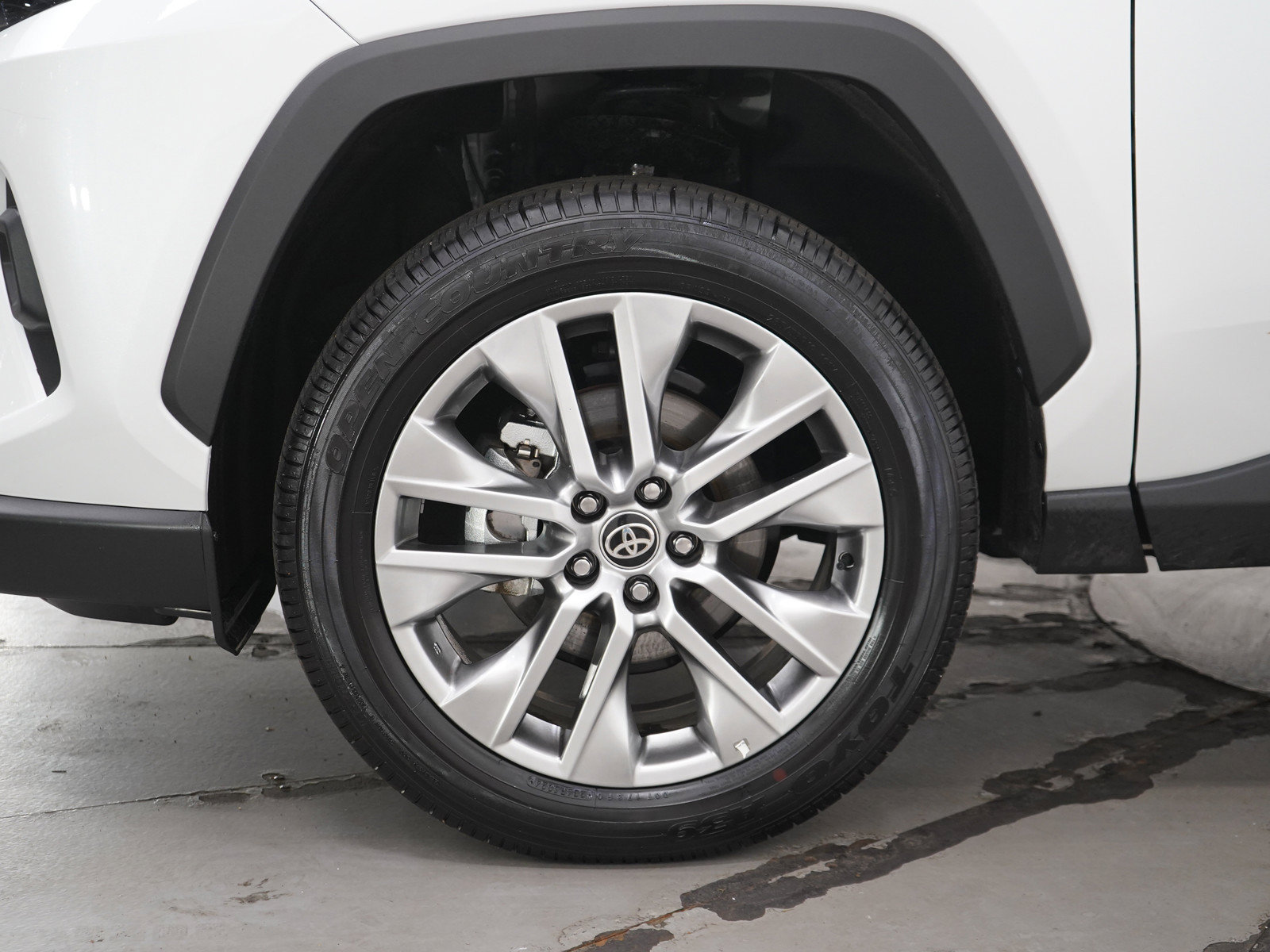 Used 2025 Toyota RAV4 XLE Premium AWD/4WD image 29