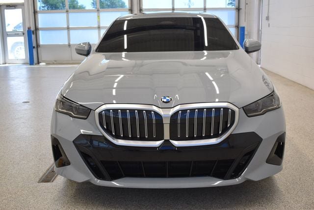 Used 2024 BMW 530i xDrive w/ M Sport Package AWD/4WD image 3