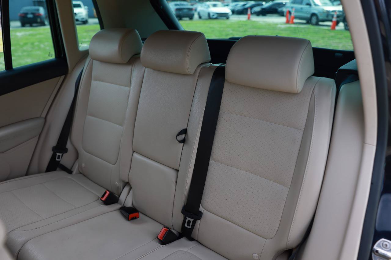 Used 2011 Volkswagen Tiguan SE FWD image 8